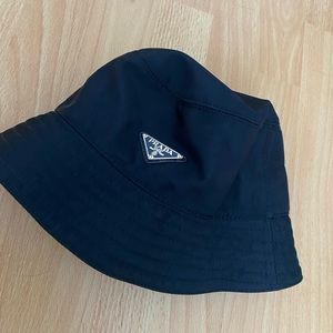 PRADA BUCKET HAT